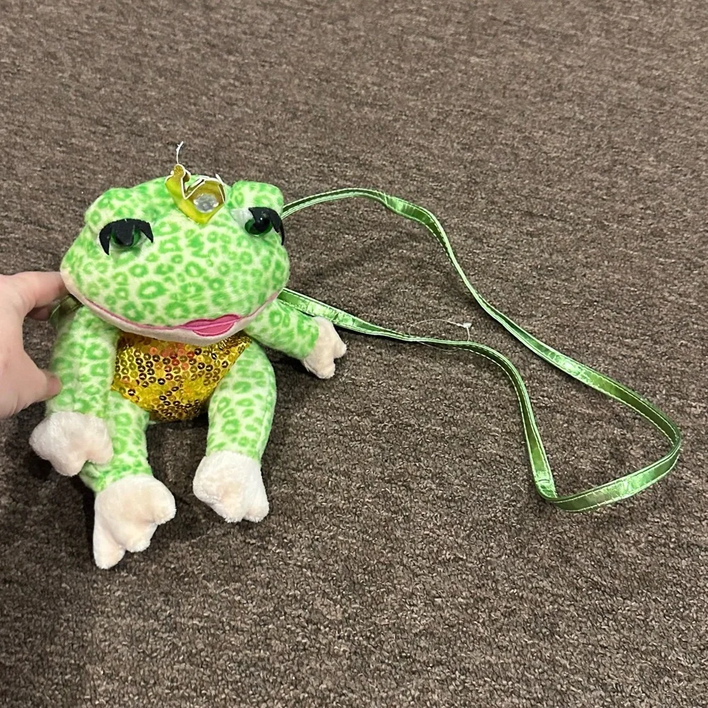 NWT! Girls pocketbook bag cute Green Frog Plush with zippered pocket